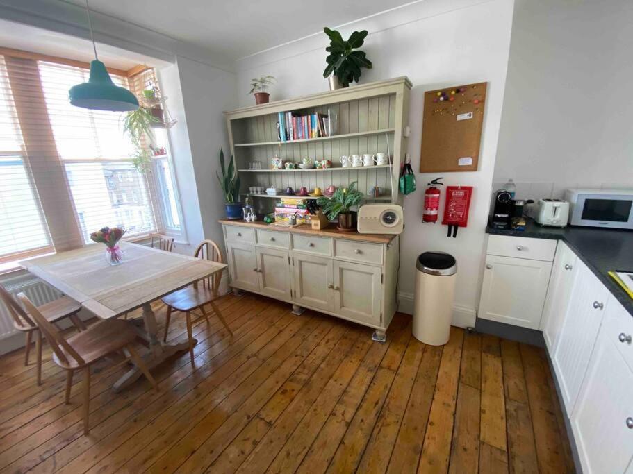 Herne Bay Central - 2 Minutes From Beach Apartment Exterior photo